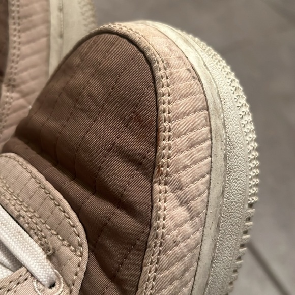 Air Force 1 - Picture 9 of 11